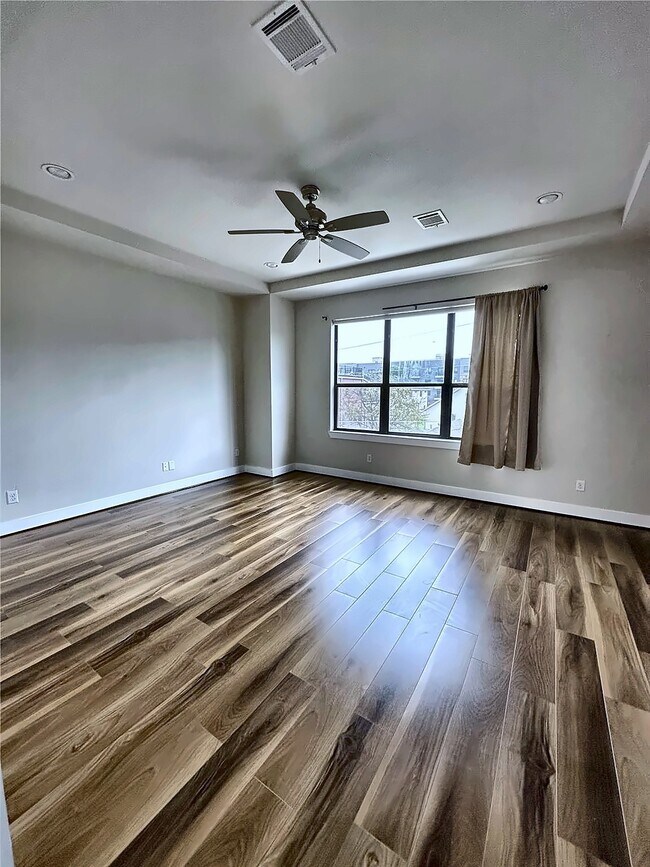 Building Photo - 4106 Marina St