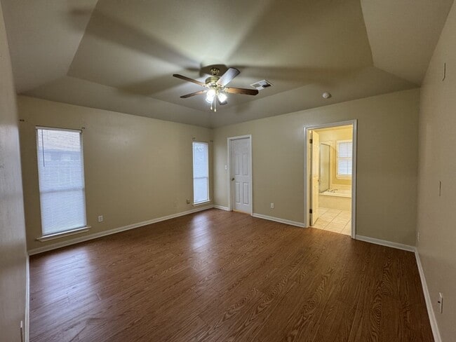 Building Photo - Eagle Creek Subdivision