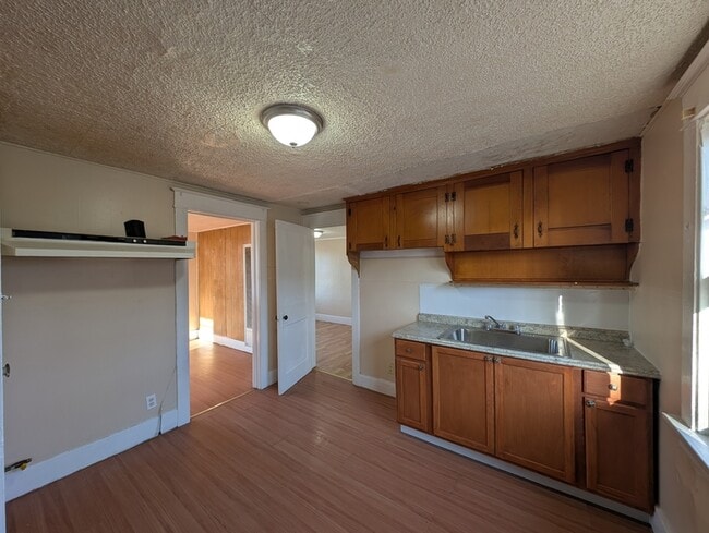 Building Photo - 373 Esser Ave