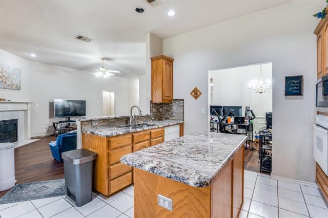 Building Photo - 1330 Lyra Ln