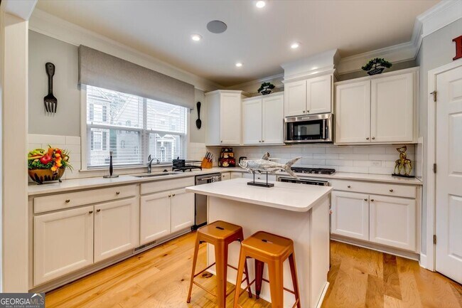 Building Photo - 6171 Brevard Dr SE