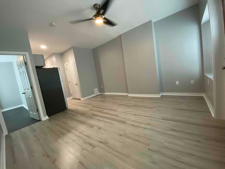 Building Photo - 3109 6th Ave