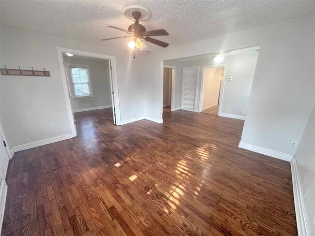 Building Photo - 4605 N Hammond Ave