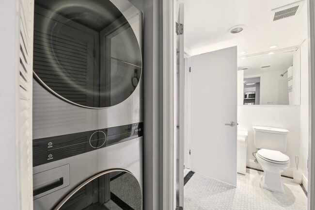 Building Photo - 1401 17th St NW