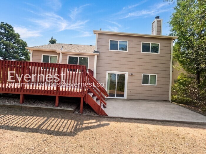 Building Photo - 2702 Dickens Dr