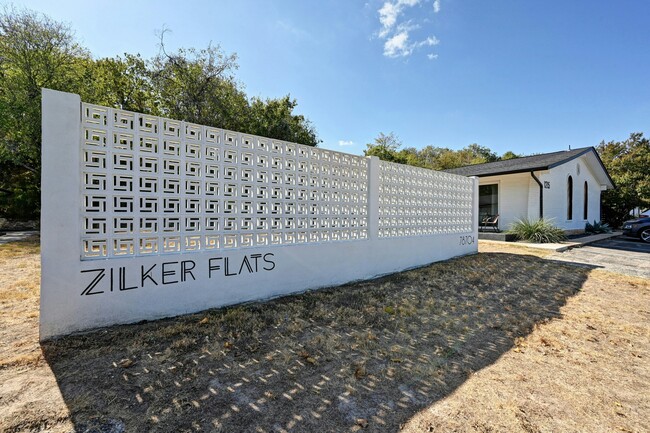 Building Photo - 1215 Hollow Creek Dr
