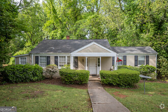 Building Photo - 145 Oakland Way