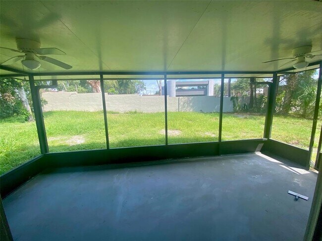 Building Photo - 909 Wrenwood Ln