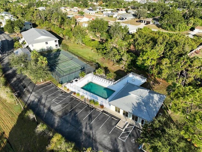 Building Photo - 8101 Memory Ln