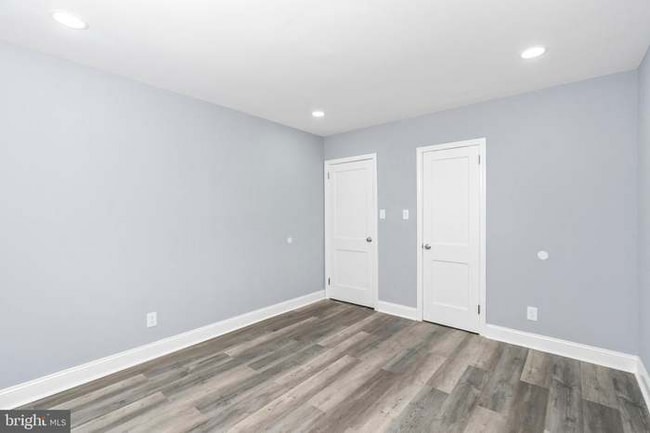 Building Photo - 372 Sheridan Dr