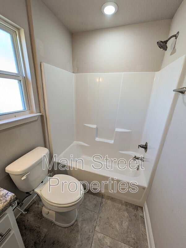 Building Photo - 7799 Ira Dr