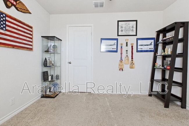 Building Photo - 955 Brown Thrasher