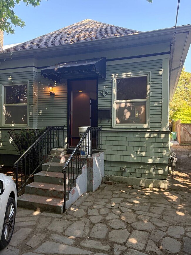 Primary Photo - Beautiful 1908 Craftsman home for rent!
