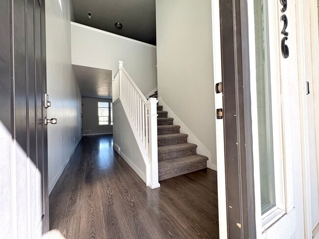 Building Photo - West Jordan 3-Bedroom Home - Clean, Cozy & Convenient