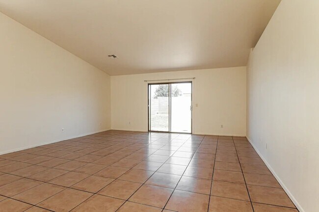 Building Photo - 8418 W Monterey Way