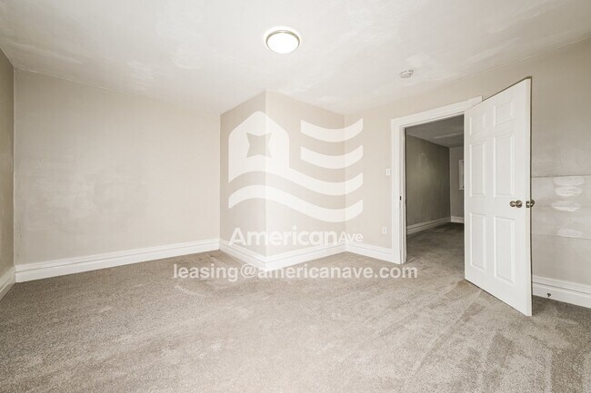 Building Photo - 734 Lillian St