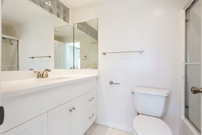 Building Photo - Mission Hills Condo with Stunning Views