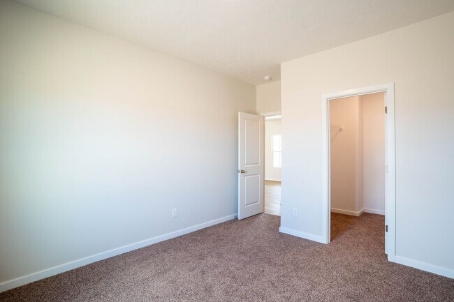 Building Photo - BRAND NEW 3 BEDROOM HOME - Mount Vernon, MO