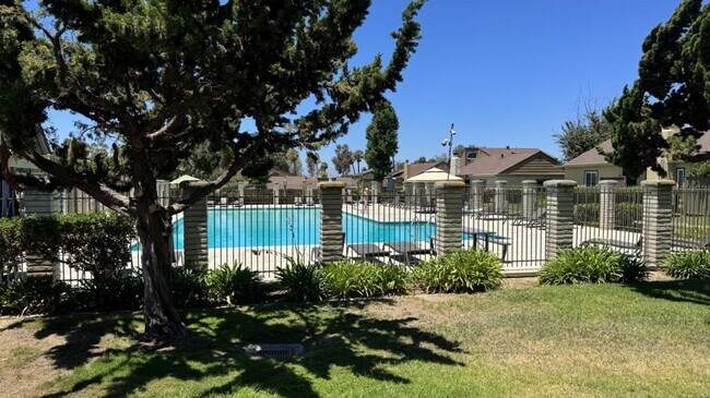 Building Photo - 10541 Caminito Baywood