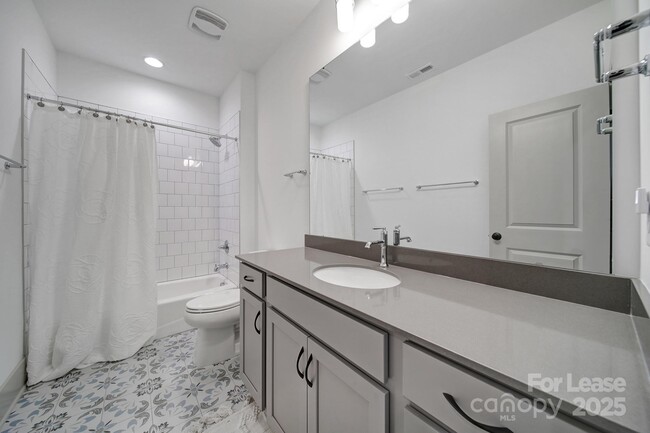 Building Photo - 567 Plowman Ln