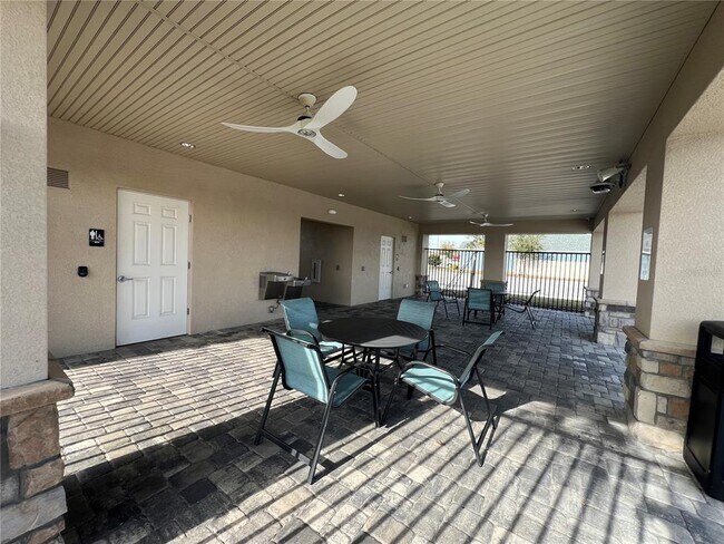 Building Photo - 1143 Cambridge Dr