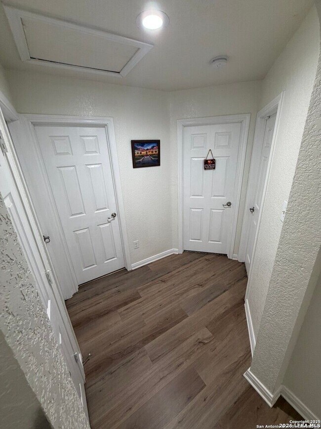 Building Photo - Open-Concept 4-Bedroom Home Near Lackland AFB - Realtor Commission: $500