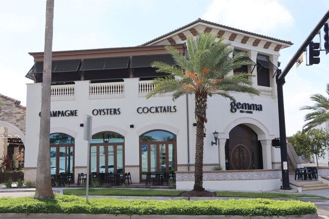 Building Photo - Charming 1/1 in Historic San Marco!