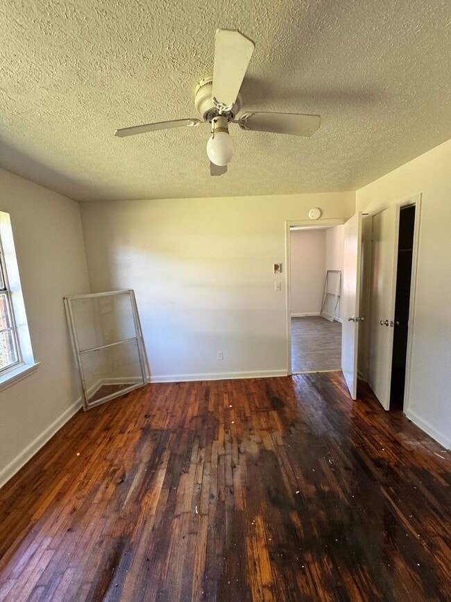 Building Photo - 122 Woodland Ave