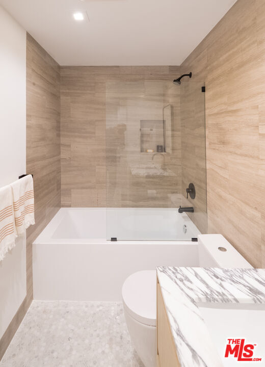 Building Photo - 627 Sunset Ave