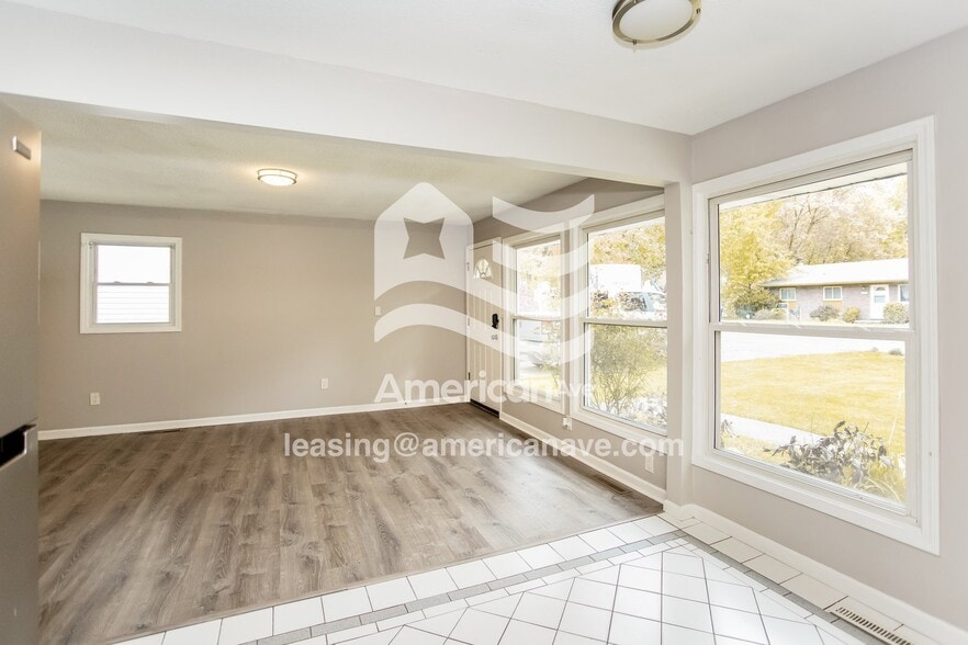 Building Photo - 20019 Lexington