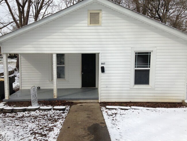 Building Photo - 807 Keller Ave