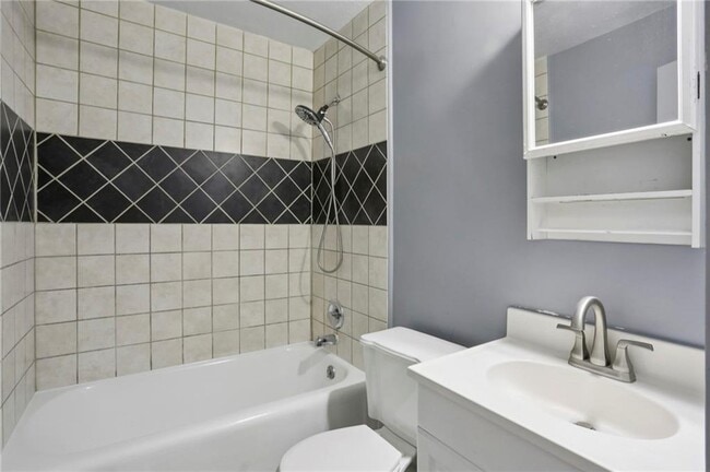 Building Photo - 2266 N Shallowford Rd