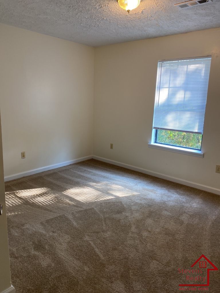 Building Photo - 232 Dogwood Pointe Dr