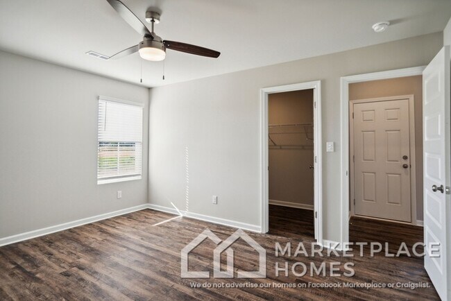 Building Photo - 4022 Ryan Dr SW