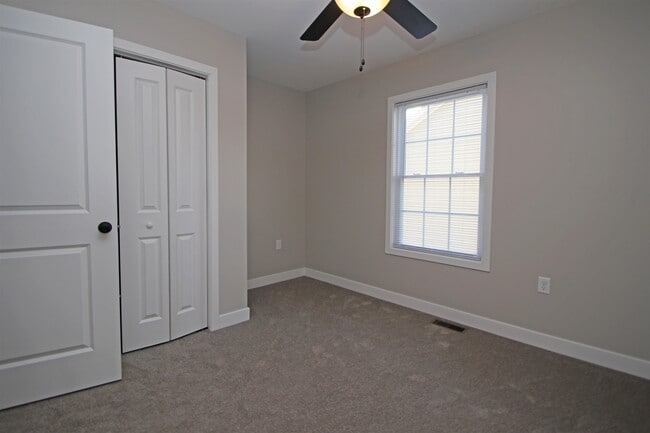 Building Photo - 1317 LUKE Ln