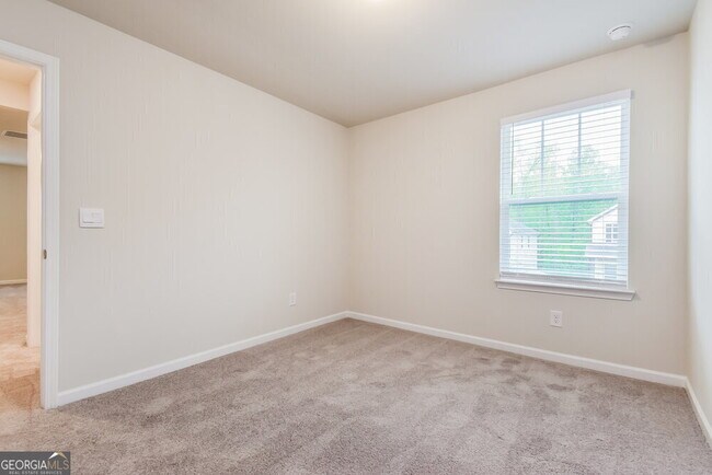 Building Photo - 466 Magnolia Dr