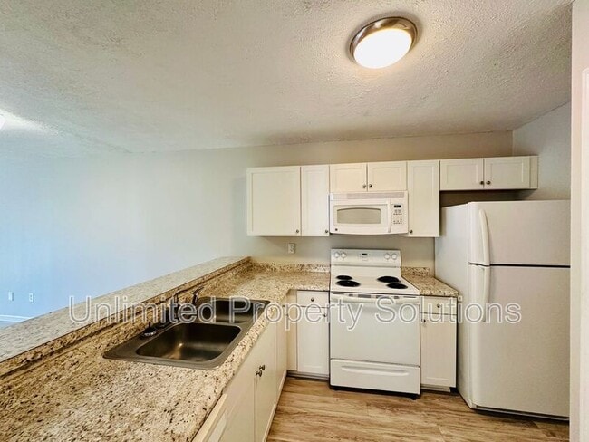 Building Photo - 213 Sunn Aire Ct