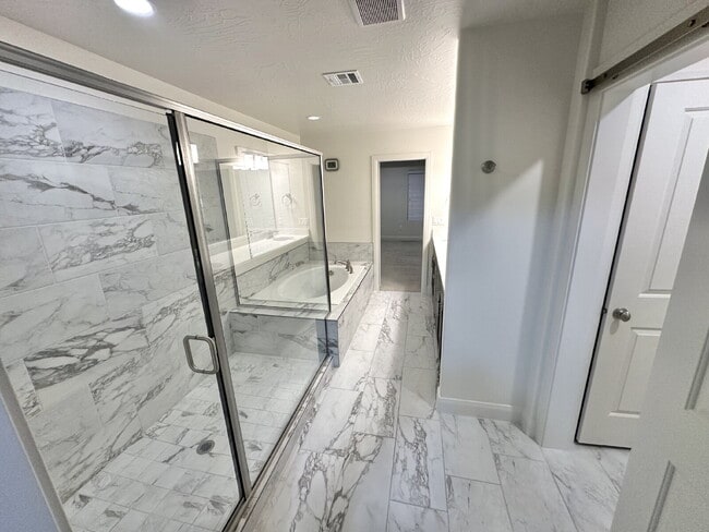 Building Photo - “St. George, Aspen Estates: 5 spacious bed...