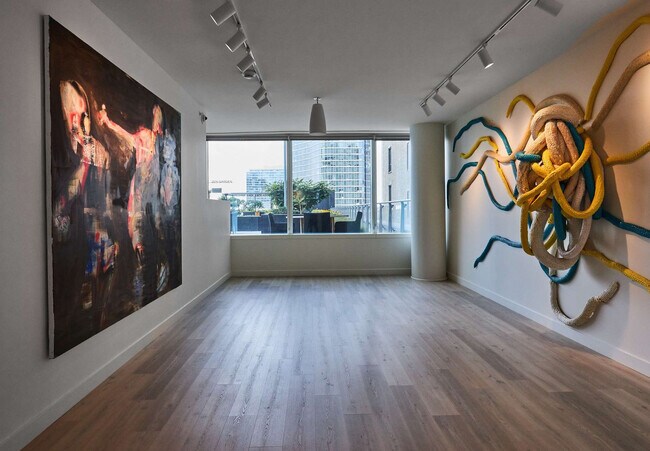 Building Photo - 1006 S Michigan Ave