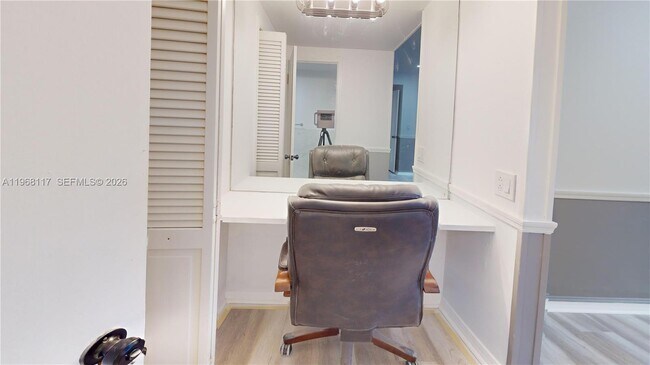 Building Photo - 1800 NE 114th St