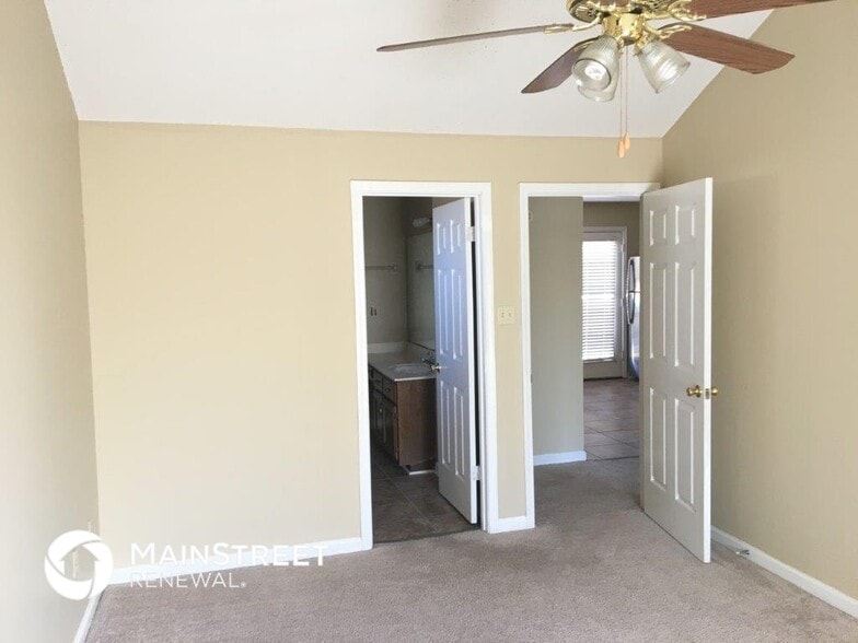 Building Photo - 8538 Highland Glen Cir N