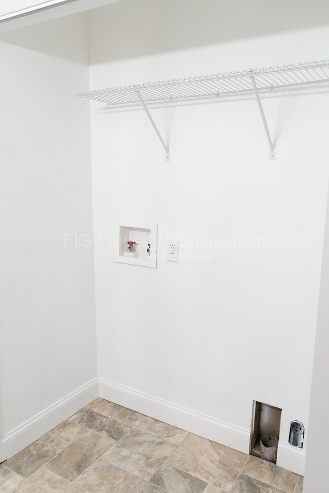 Building Photo - 3311 Canary Ave