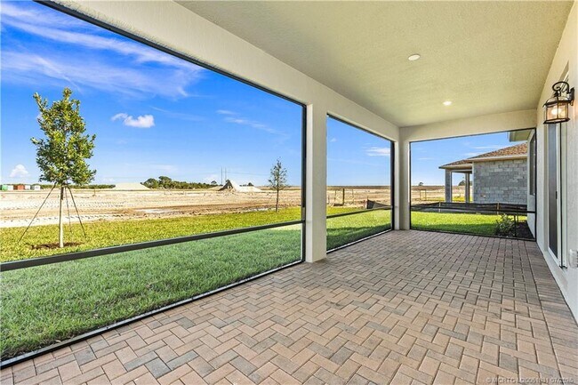 Building Photo - 14135 SW Safi Ter