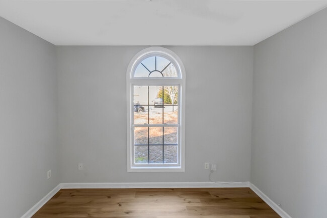 Building Photo - 129 Meadow Ct