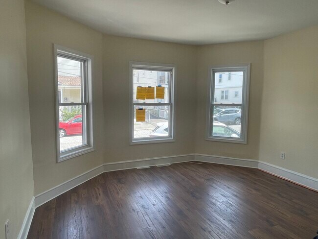 Building Photo - 3 Glidden Ave