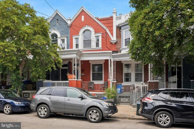 Building Photo - 5227 Knox St