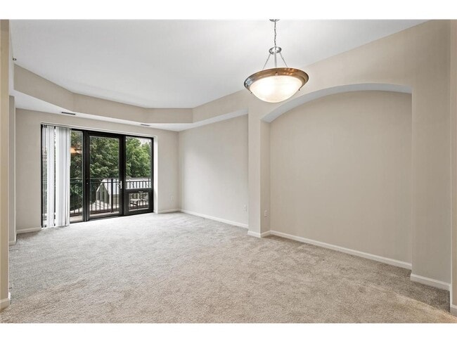 Building Photo - 500 500 E Grant St