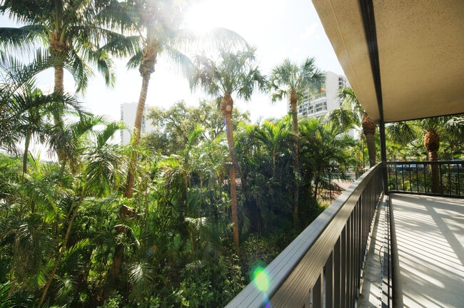 Building Photo - 2450 Presidential Way