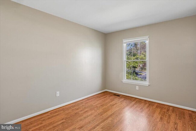 Building Photo - 3 Cinzano Ct