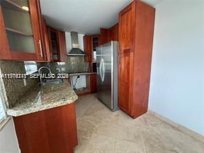 Building Photo - 8435 Crespi Blvd